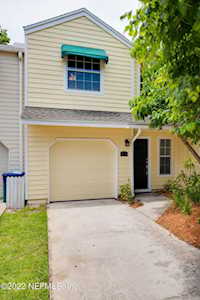 204 Windswept Cir Neptune Beach, FL 32266
