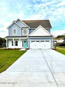 624 Russell Street Swansboro, NC 28584