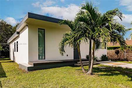 14000 NE 16th Ct North Miami, FL 33181