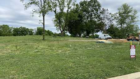 2194 Burgin Dr Thompsons Station, TN 37179