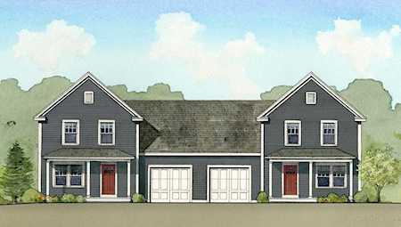 13 Rockwood Ln Gorham, ME 04038