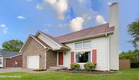10011 Lauralynn Ct Louisville, KY 40299