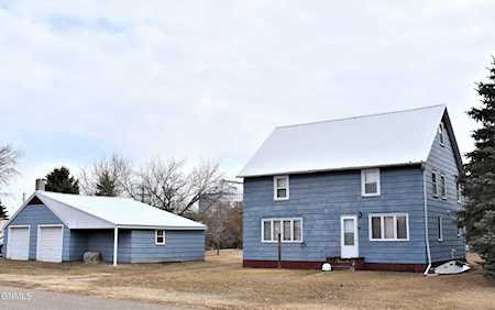606 W 1st St Anamoose, ND 58710