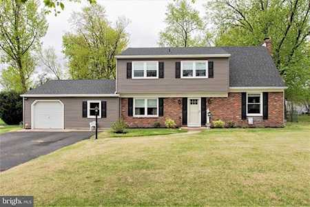 1651 Wynwood Dr Cinnaminson, NJ 08077