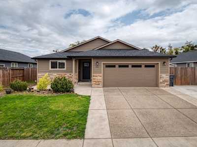 214 Singing Grass Dr Central Point, OR 97502