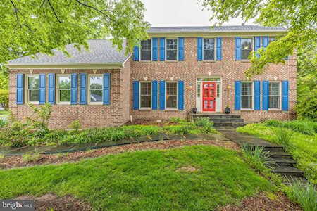 1802 Rampart Dr Alexandria, VA 22308