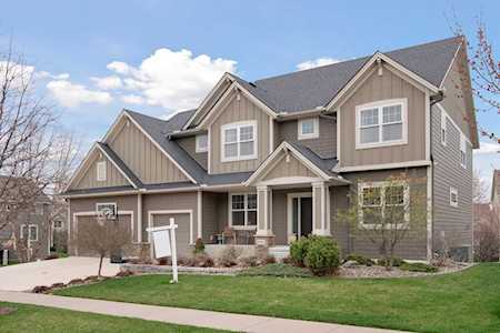 1610 Deephaven Drive Woodbury, MN 55129