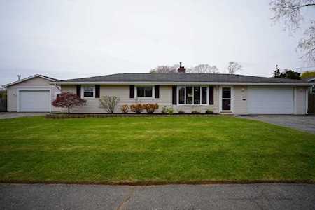 16 Andover Rd Beverly, MA 01915
