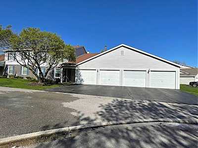 710 Crescent Ct #D2 Bartlett, IL 60103