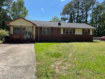 124 Armstrong Drive Jacksonville, NC 28540