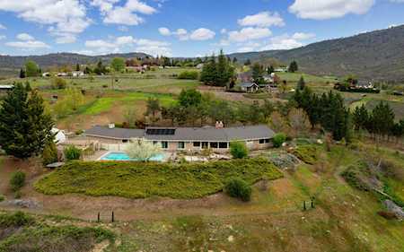 4745 Santa Barbara Dr Medford, OR 97504