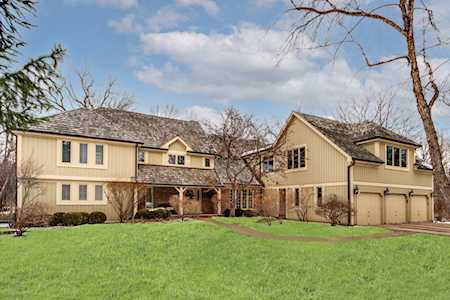 150 Heathrow Ct Lake Bluff, IL 60044
