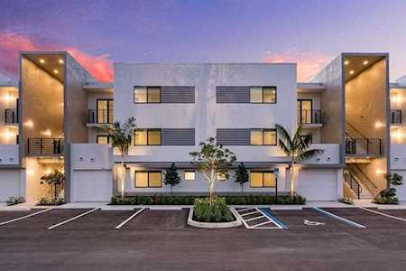 3050 NW 68th St Fort Lauderdale, FL 33309