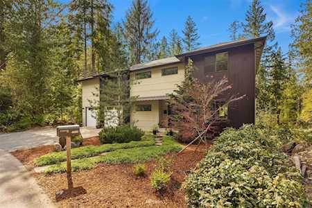 7333 Moon Valley Rd SE North Bend, WA 98045