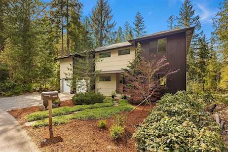 7333 Moon Valley Rd SE North Bend, WA 98045