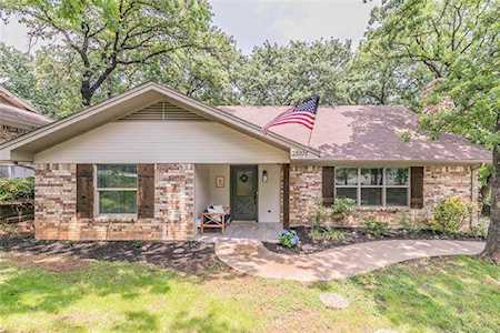2810 Ridgewood Drive Grapevine, TX 76051