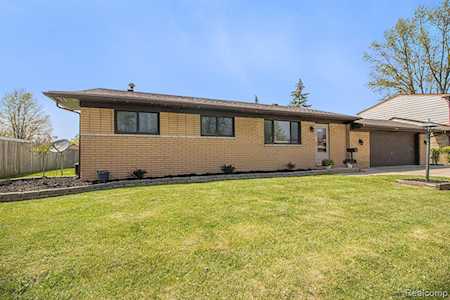 526 S Norma St Westland, MI 48186