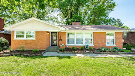 1946 Meadowcreek Dr Louisville, KY 40218