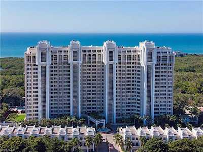 7117 Pelican Bay Blvd #409 Naples, FL 34108