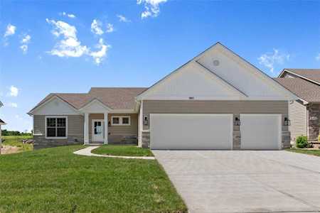 1027 Timber Bluff Wentzville, MO 63385