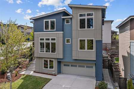 1151 Ilwaco Place NE Renton, WA 98059