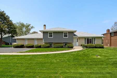 11S686 Book Rd Naperville, IL 60564