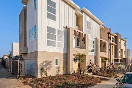 735 Oak Avenue Carlsbad, CA 92008