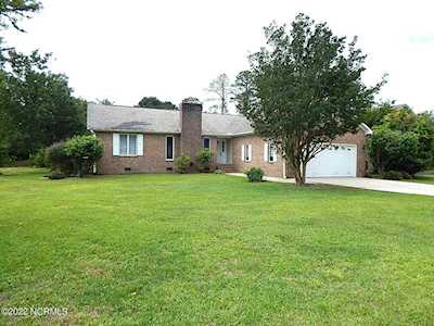 812 Pelican Drive New Bern, NC 28560
