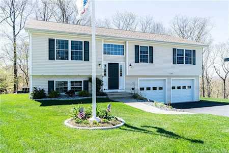 176 Shadybrook Lane Waterbury, CT 06706