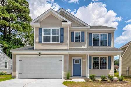 1516 Laurel Ave Chesapeake, VA 23325