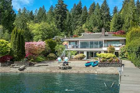 1852 W Lake Sammamish Parkway SE Bellevue, WA 98008