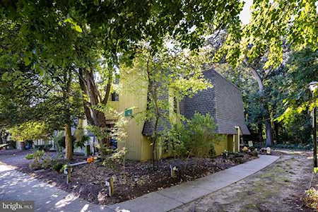 25 Church Rd S Maple Shade, NJ 08052