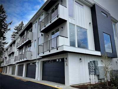 18709 1st Ave NE #D Shoreline, WA 98155