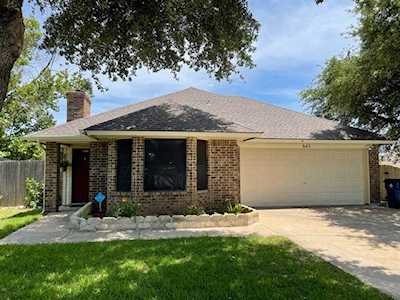 645 Ozark Avenue Burleson, TX 76028