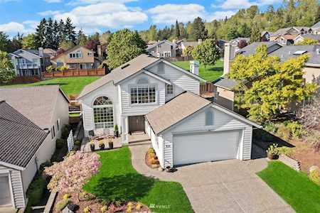 918 S 32nd St Renton, WA 98055