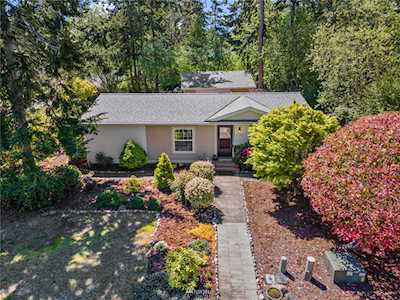 2081 Victoria Ave Port Townsend, WA 98368