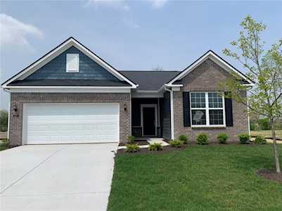 5824 Walkabout Way Brownsburg, IN 46112