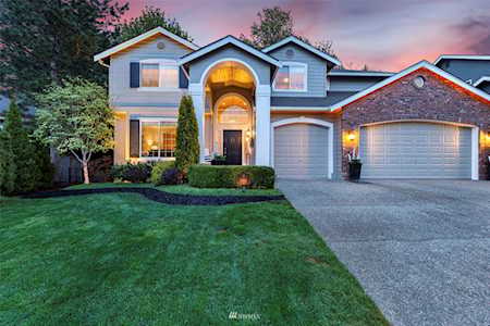 24930 NE 1st Place Sammamish, WA 98074