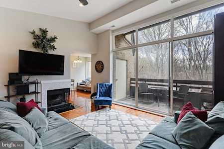 11562 Rolling Green Ct #300 Reston, VA 20191