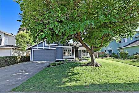 6059 Windbreaker Way Sacramento, CA 95823