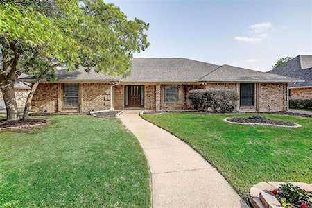 5029 Lake View Circle North Richland Hills, TX 76180