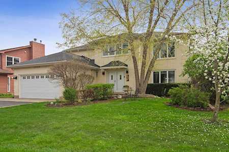 1115 Hidden Lake Dr Buffalo Grove, IL 60089