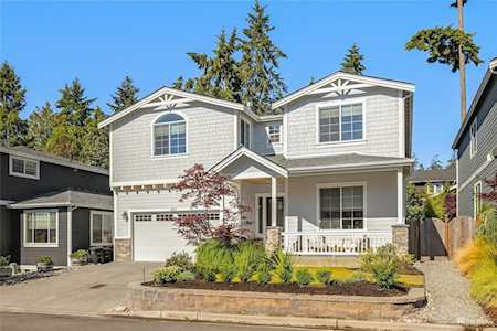 627 NE Landmark Ct Bainbridge Island, WA 98110