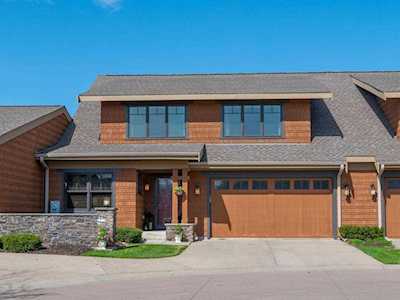 1182 Lexington Ridge Court Eagan, MN 55123