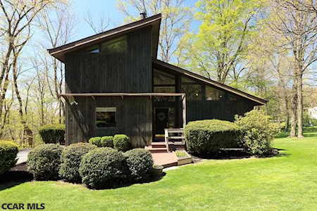 105 Mary Elizabeth Street Boalsburg, PA 16827