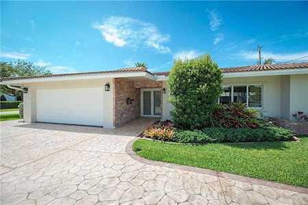 3010 NE 45th St Lighthouse Point, FL 33064