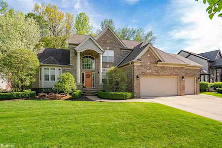 22152 Beech Knoll Macomb, MI 48044