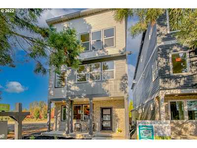 3731 Village Center Dr Salem, OR 97302