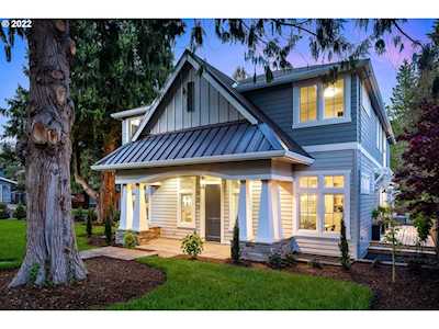 937 9th St Lake Oswego, OR 97034
