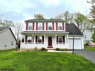758 Tanager Drive State College, PA 16803